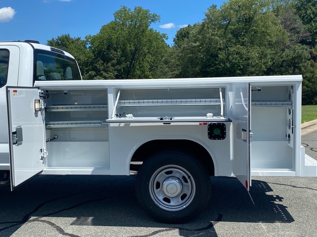 2023 Ford F-350 photo 4