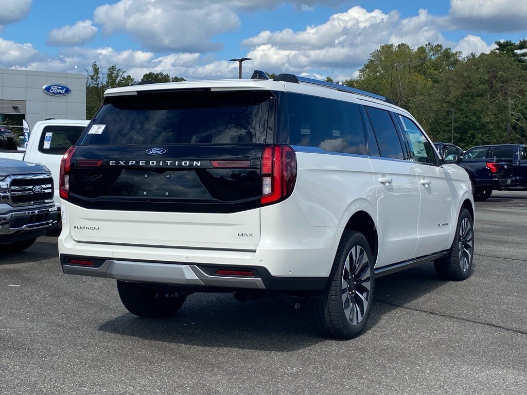 2025 Ford Expedition MAX Platinum photo 4