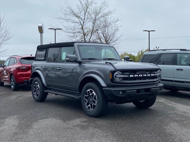 2024 Ford Bronco Outer Banks photo 2