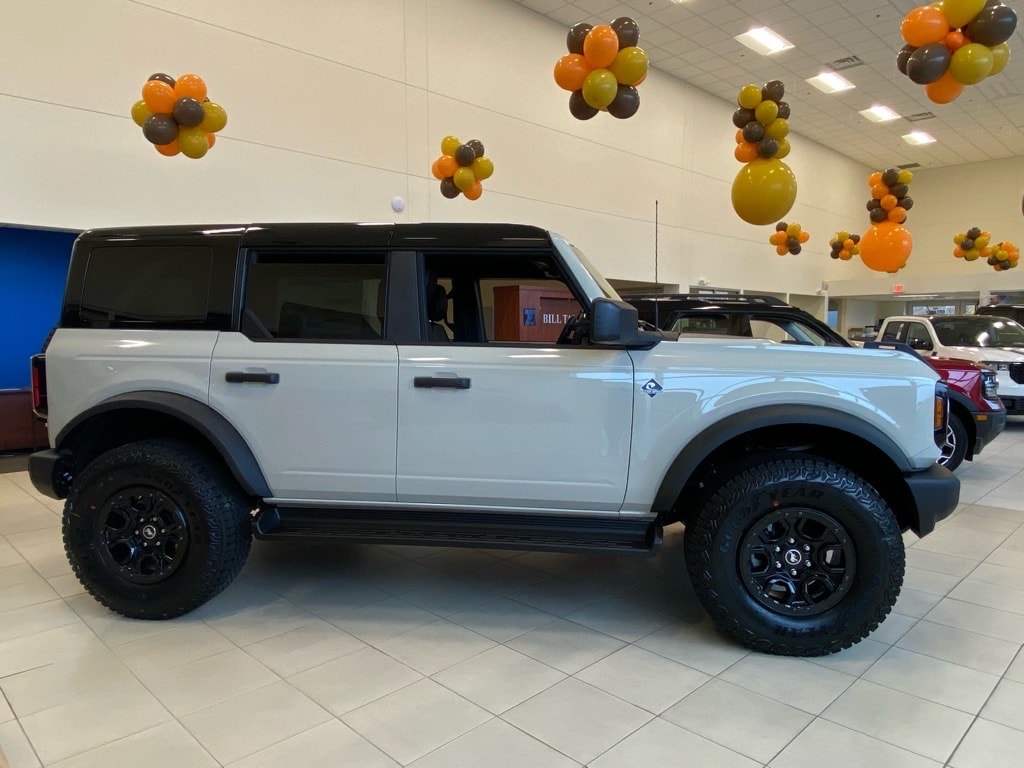 New 2025 Ford Bronco Outer Banks SUV