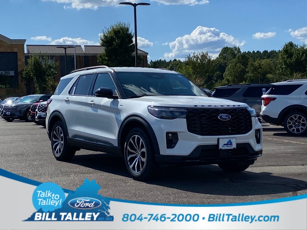 2025 Ford Explorer ST-LINE's photo