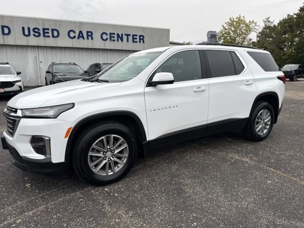 Used 2023 Chevrolet Traverse LT Cloth SUV