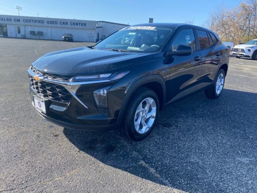 New 2026 Chevrolet Trax LS SUV