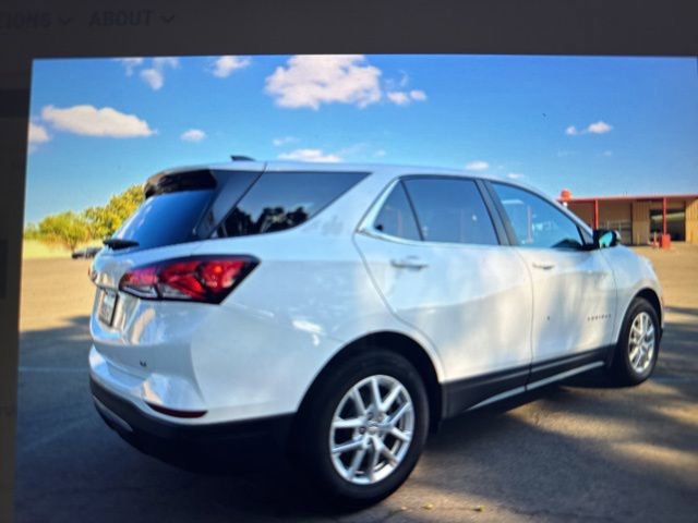 2023 Chevrolet Equinox LT photo 3