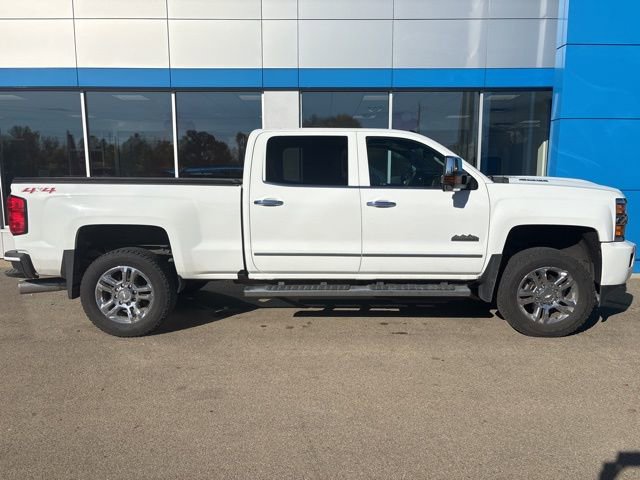 2018 Chevrolet Silverado 2500HD High Country photo 3