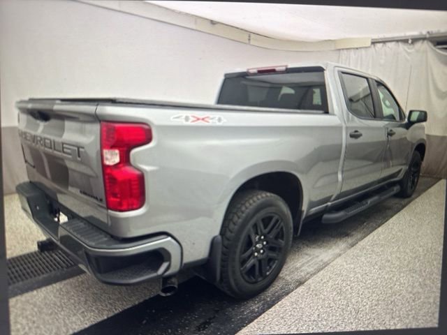 2023 Chevrolet Silverado 1500 Custom photo 2