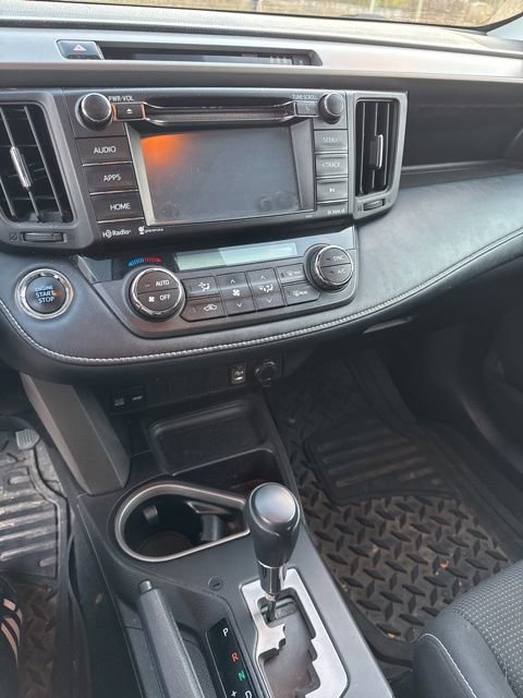 2018 Toyota RAV4 XLE photo 3