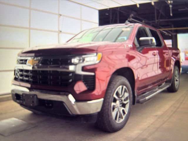 2023 Chevrolet Silverado 1500 LT photo 2