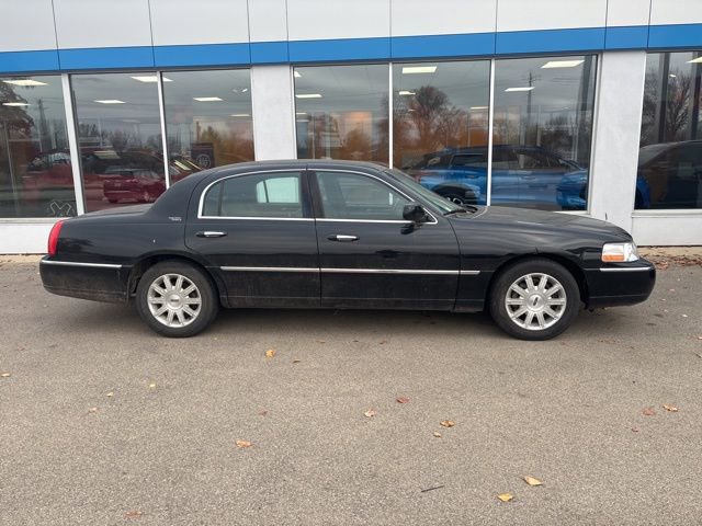 2009 Lincoln Town Car Signature Limited photo 3