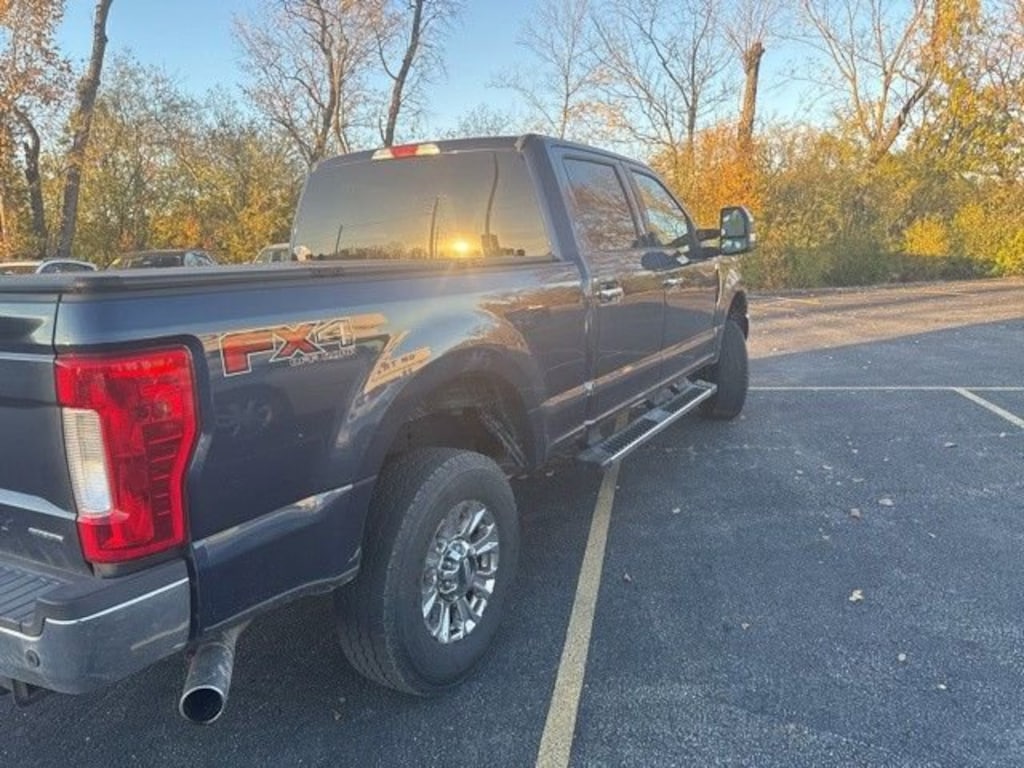 Used 2017 Ford F-250 XLT Truck Crew Cab