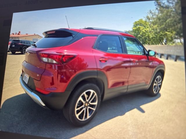 2024 Chevrolet Trailblazer LT photo 2