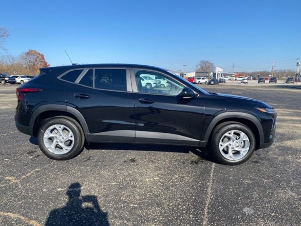 New 2026 Chevrolet Trax LS SUV