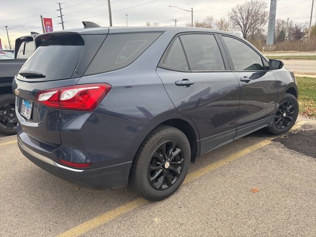 2018 Chevrolet Equinox LS photo 3