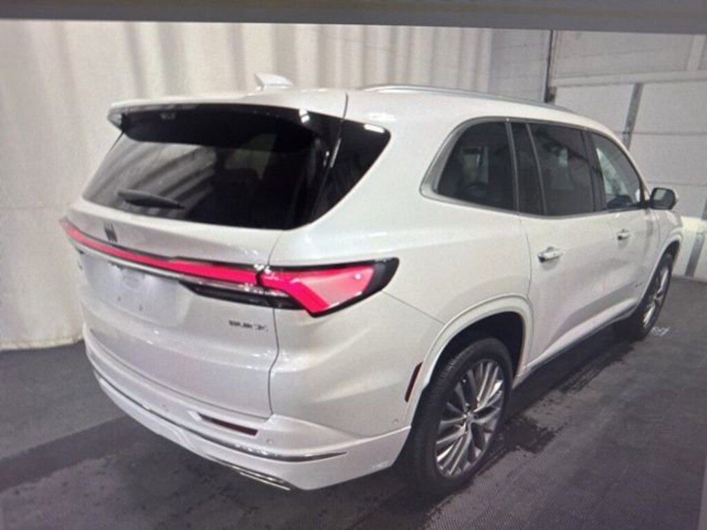 Used 2025 Buick Enclave Avenir SUV