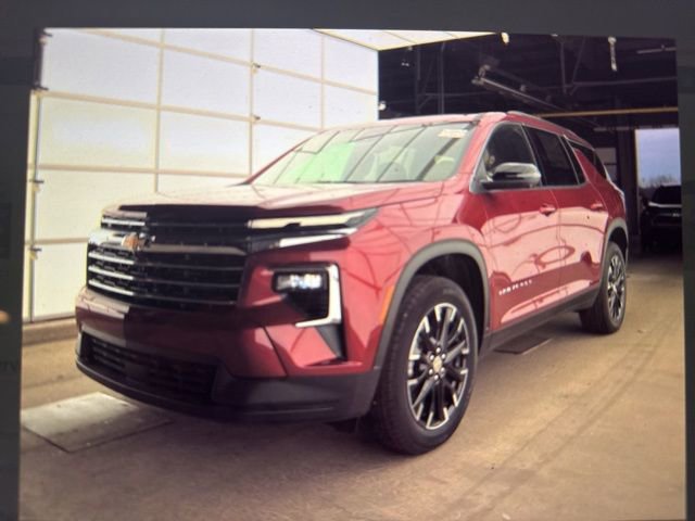 2025 Chevrolet Traverse photo 2