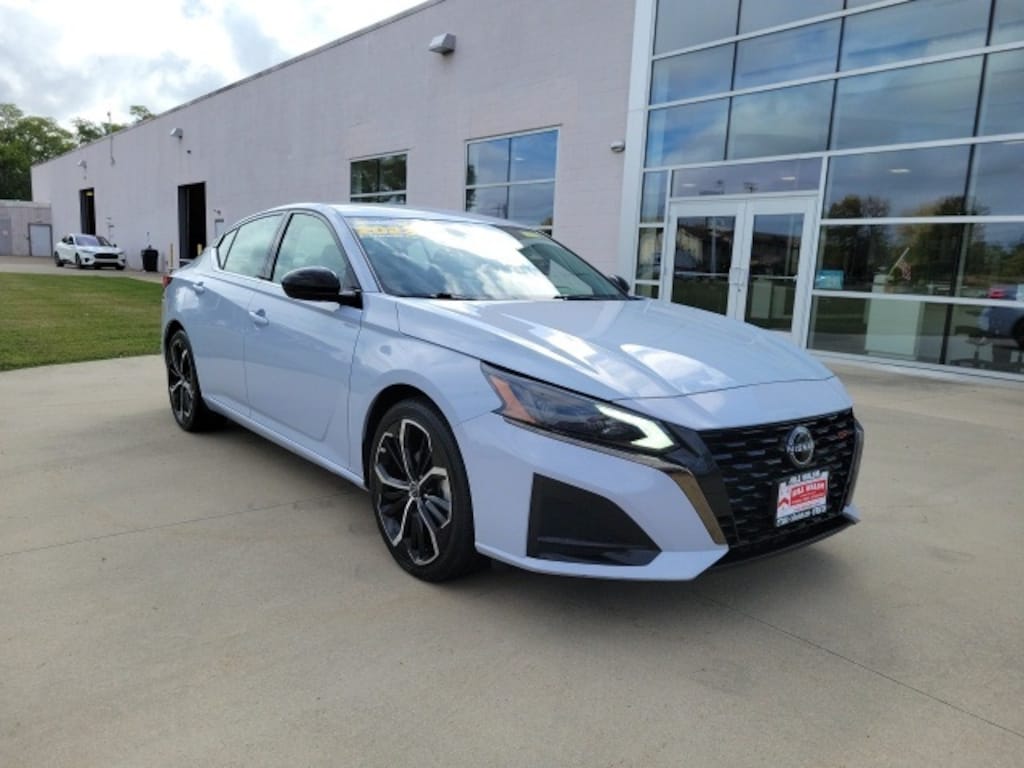 Used 2023 Nissan Altima 2.5 SR Sedan