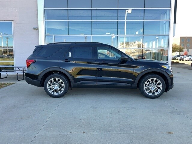 2026 Ford Explorer photo 4