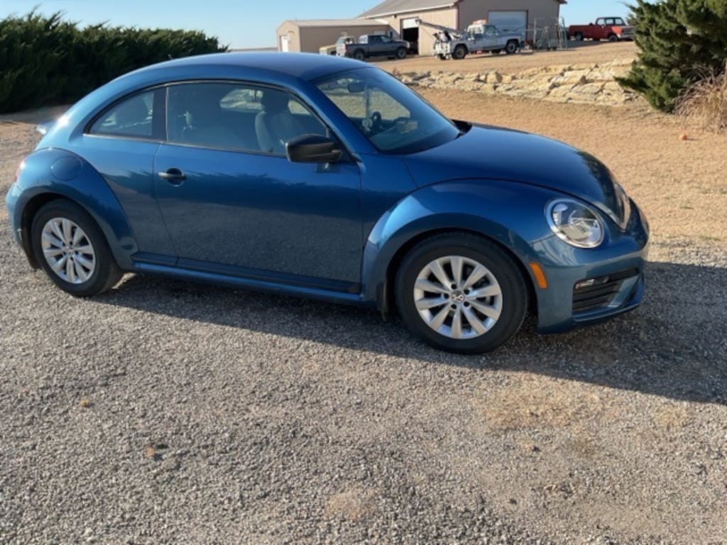 Used 2017 Volkswagen Beetle 1.8T S Hatchback