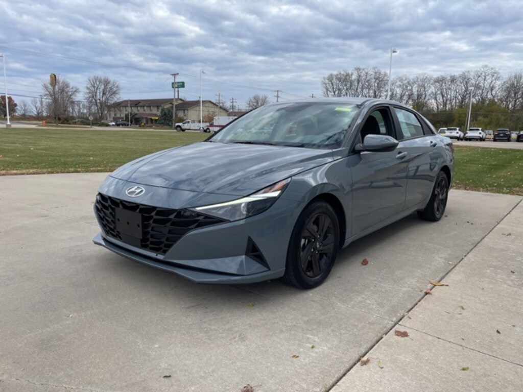 Used 2022 Hyundai Elantra SEL Sedan