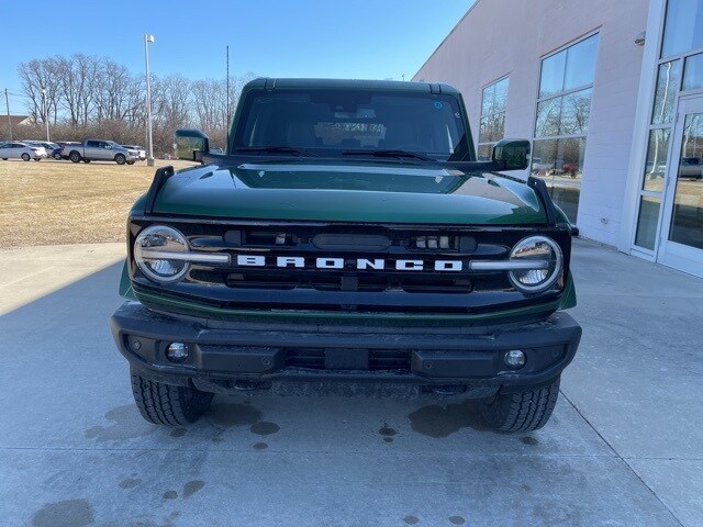 2025 Ford Bronco Outer Banks photo 3