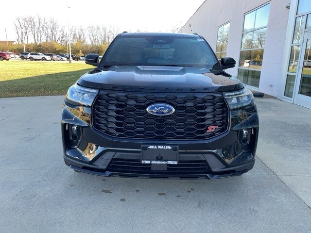 2026 Ford Explorer ST photo 2