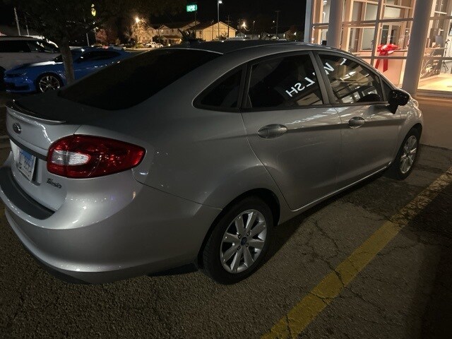 2013 Ford Fiesta SE photo 4