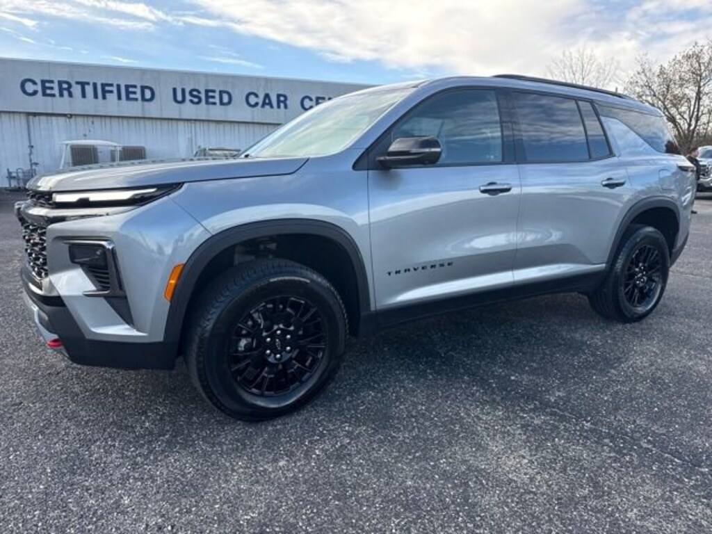 Used 2025 Chevrolet Traverse Z71 SUV