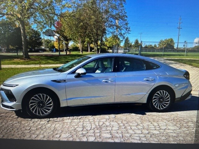 2024 Hyundai Sonata Hybrid SEL photo 2