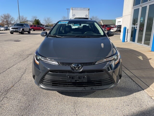 2025 Toyota Corolla LE photo 3