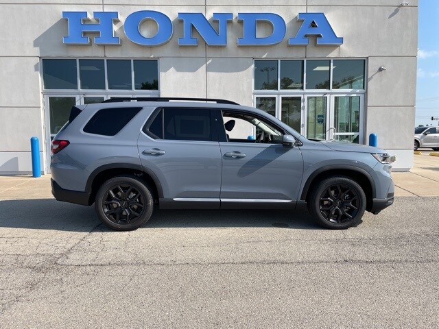 2025 Honda Pilot Touring photo 3