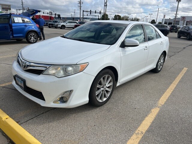 2012 Toyota Camry L photo 2