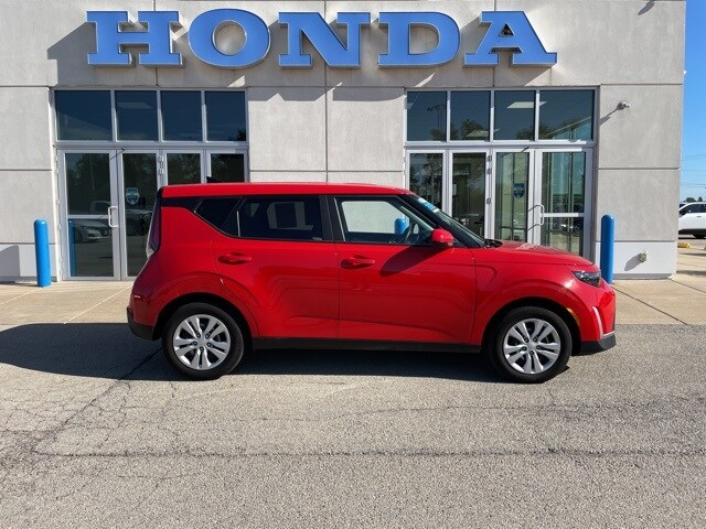 2023 Kia Soul LX photo 4