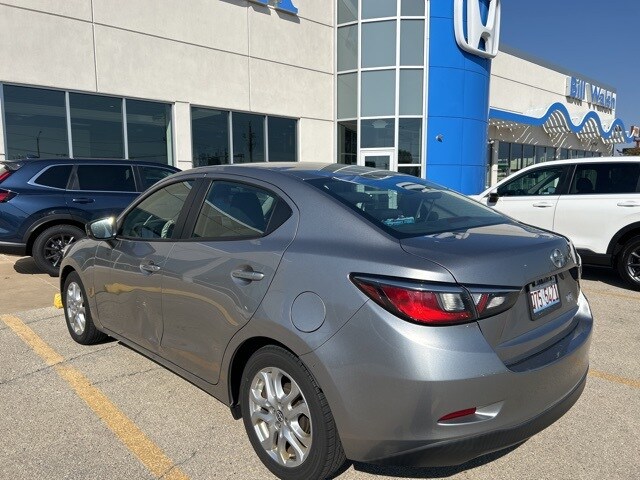 2016 Scion iA photo 4
