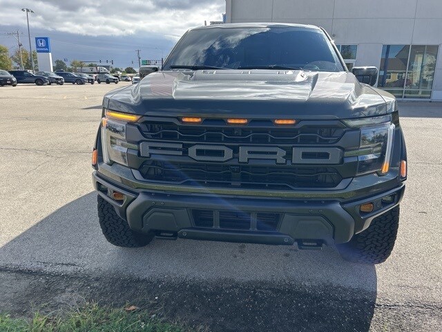 2025 Ford F-150 Raptor photo 2