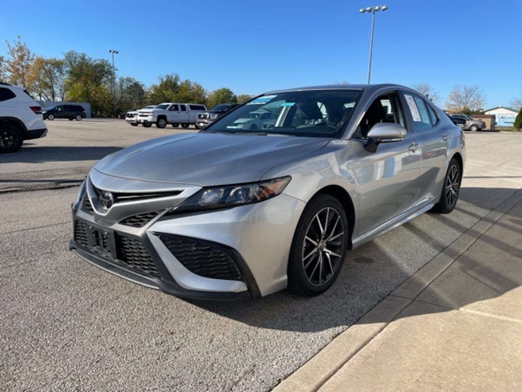 Used 2024 Toyota Camry SE Sedan
