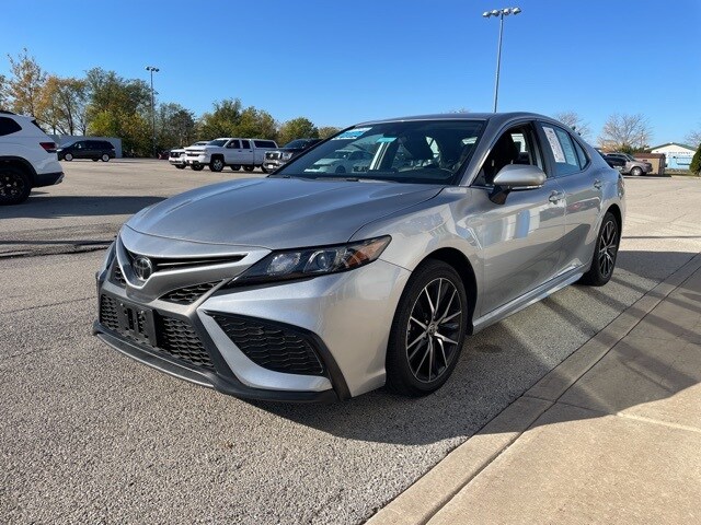 2024 Toyota Camry SE photo 2