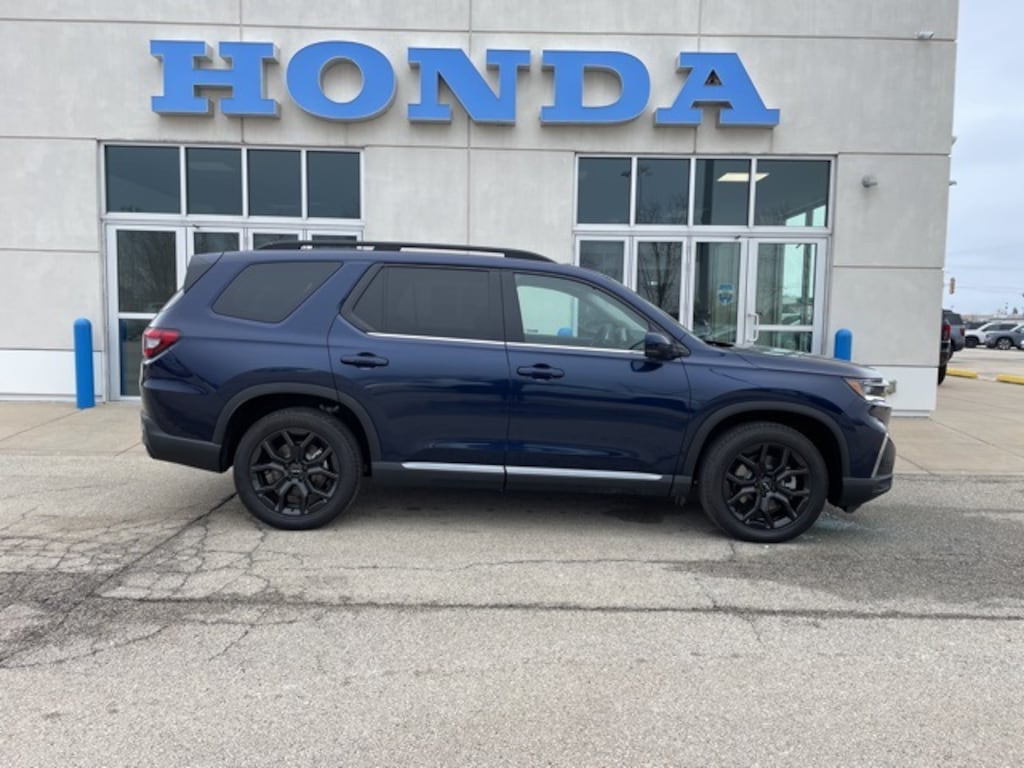 Used 2025 Honda Pilot Touring SUV