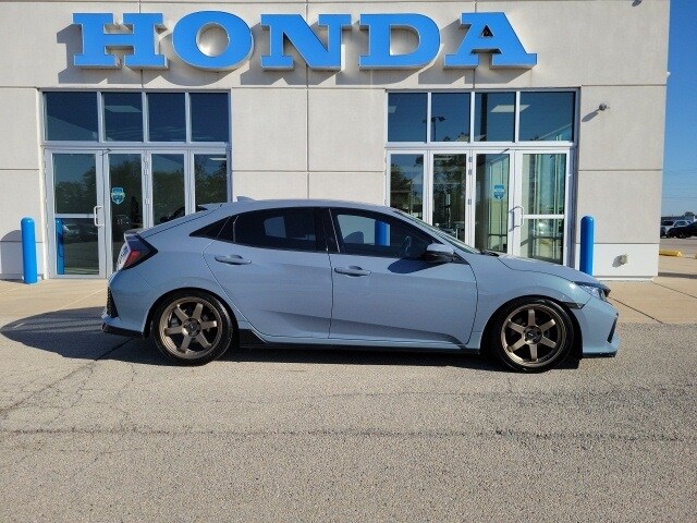 2017 Honda Civic Sport Hatchback photo 3