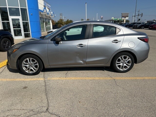 2016 Scion iA photo 3