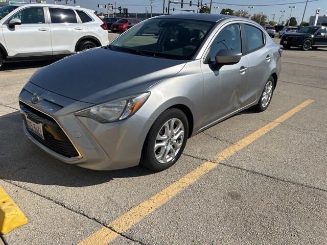 2016 Scion iA photo 2