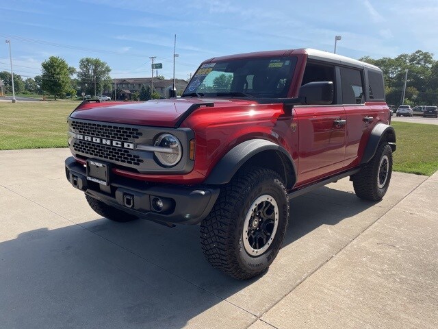 2023 Ford Bronco Badlands photo 2