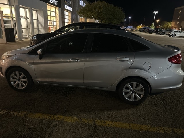 Used 2013 Ford Fiesta SE with VIN 3FADP4BJ5DM109010 for sale in Ottawa, IL