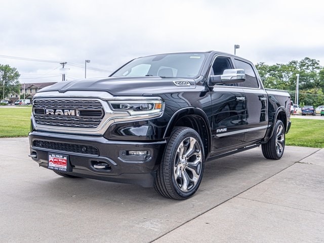 Used 2019 RAM Ram 1500 Pickup Limited with VIN 1C6SRFHTXKN732925 for sale in Ottawa, IL