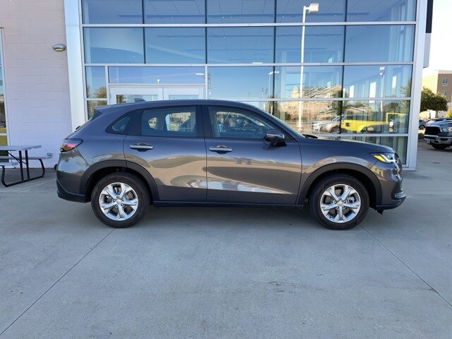 2025 Honda HR-V LX photo 3