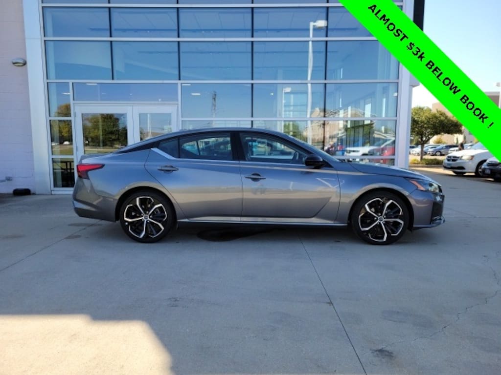 Used 2023 Nissan Altima 2.5 SR Sedan