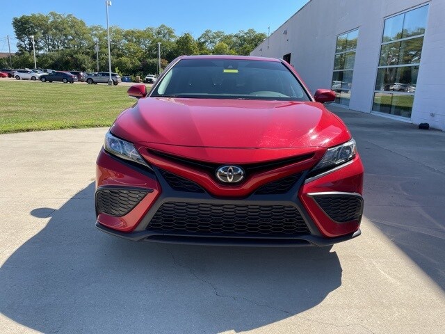 2024 Toyota Camry SE photo 2