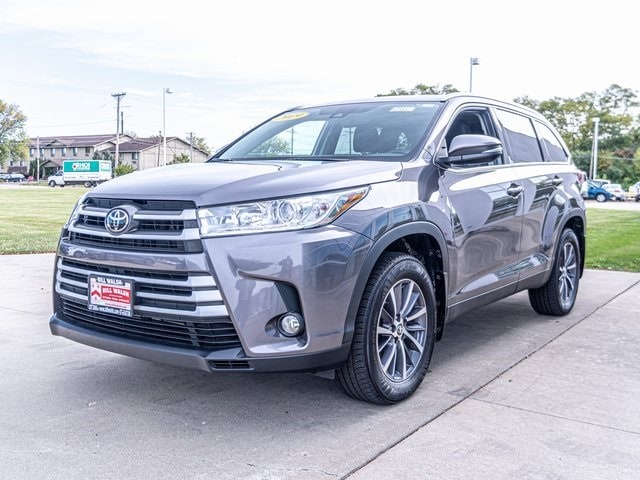 Used 2019 Toyota Highlander XLE with VIN 5TDJZRFH9KS605534 for sale in Ottawa, IL