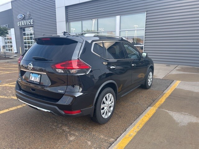 2017 Nissan Rogue S photo 4