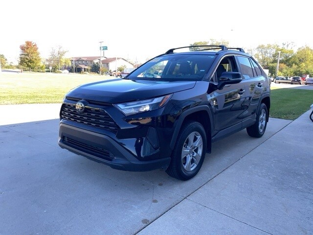 2023 Toyota RAV4 XLE photo 2