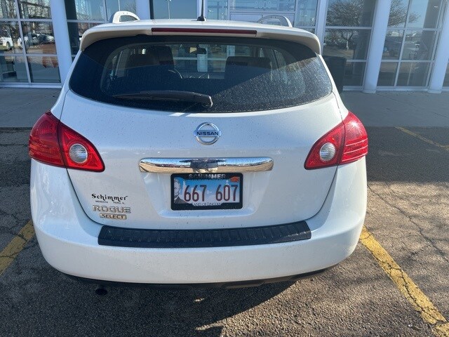 2015 Nissan Rogue Select S photo 3